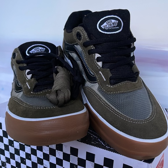 Vans Men’s Wayvee
Dark Olive
VN0A5JIADOL
Sneaker - Picture 7 of 16